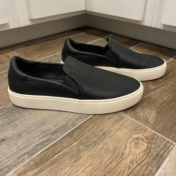 UGG JASS SLIP ON WOMEN'S SHOES 10 BLACK 1105712 - Picture 2 of 10